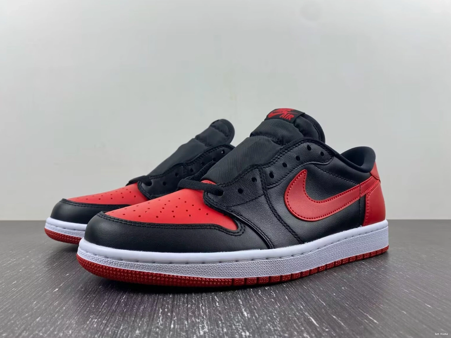 1 (2015) Low Jordan 705329-001 Bred - Retro 0207